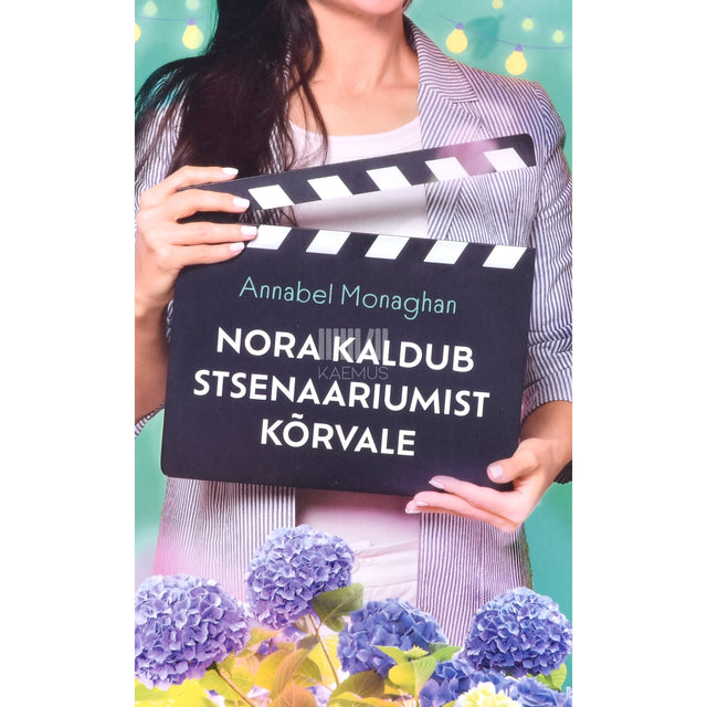 Annabel Monaghan. Nora kaldub stsenaariumist kõrvale